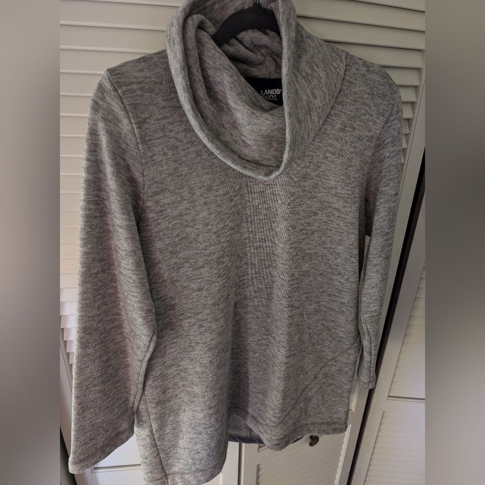 Green Sweater/Sweatshirt